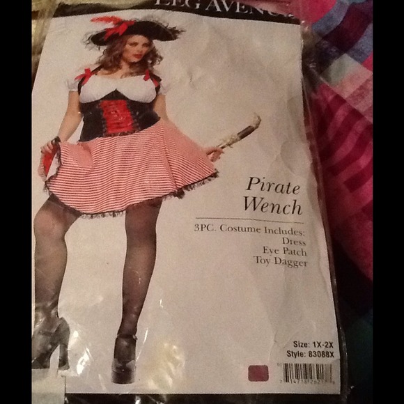 Pirate Wench. 1X-2X Hat and Shoes not included.
