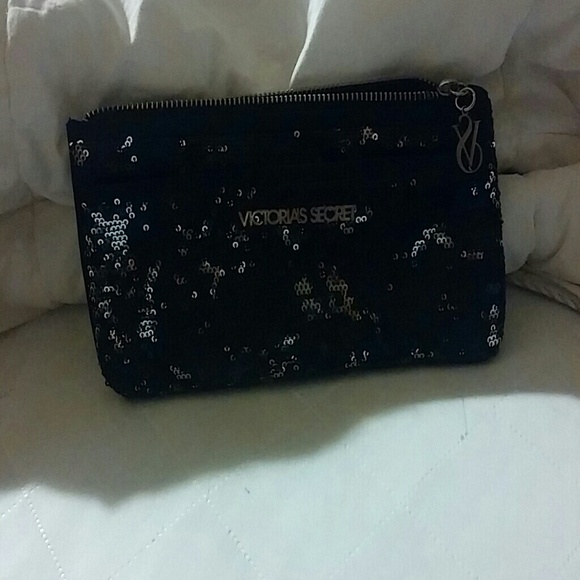 🎉SALE💰VS black bling clutch!!!new never carried