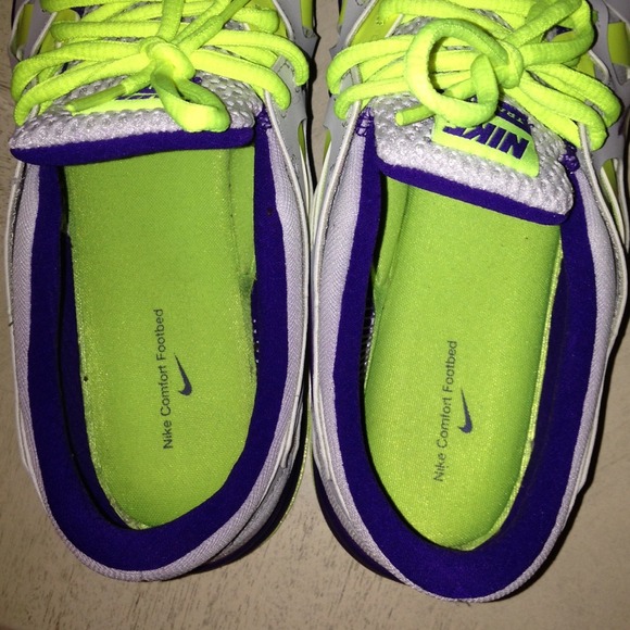 Nike Tennis Shoes w/ Comfort Footbed - Picture 3 of 4