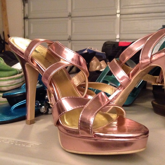 High heels - Picture 3 of 3