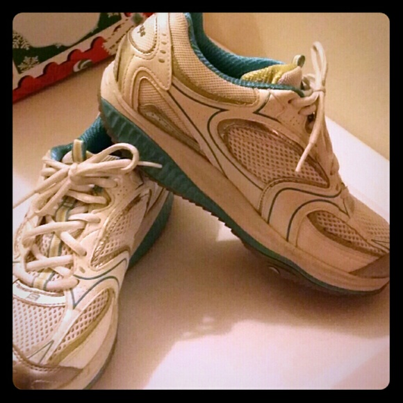 Sketchers Shape-Ups sneakers