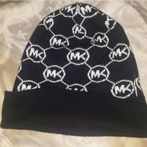 Michael kors black and white beanie