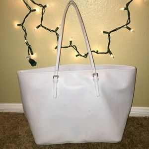 Cute white tote bag - unknown