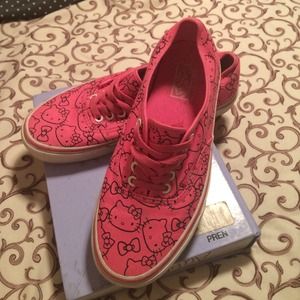 Hello Kitty Vans💗