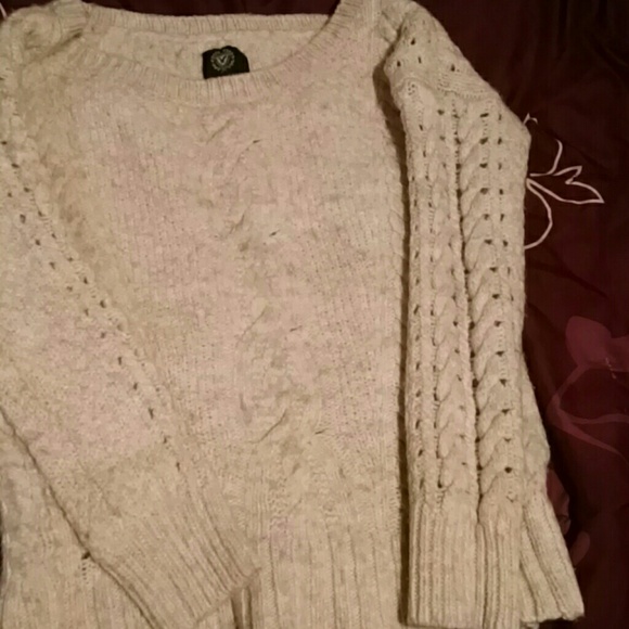 American Eagle Sweater