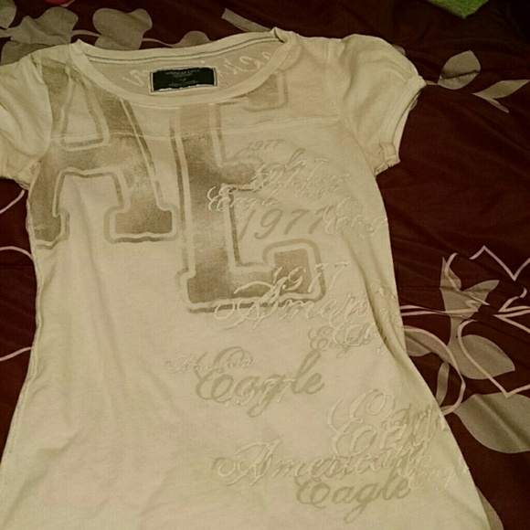 American Eagle Graphic tee