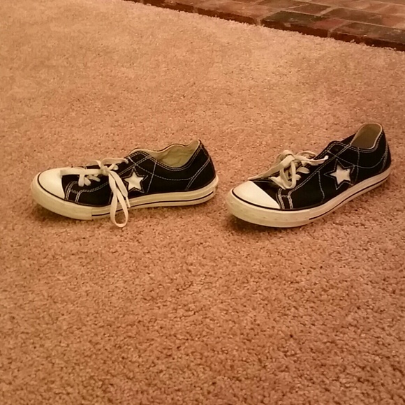 Black one star converse