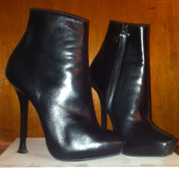 Donna Karen Collection ankle boots