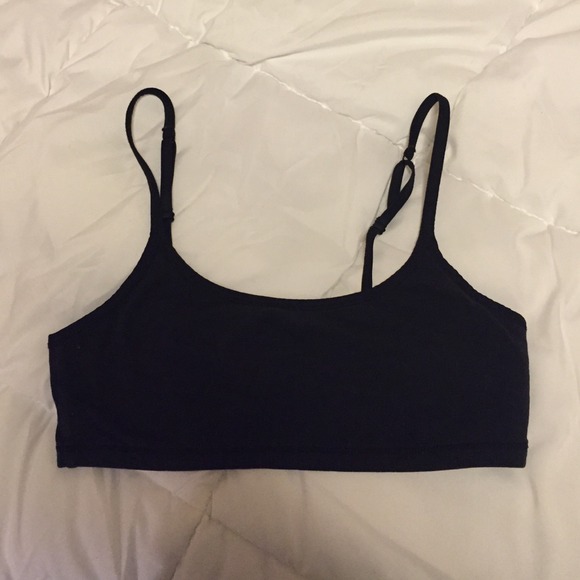 VS black sports bra