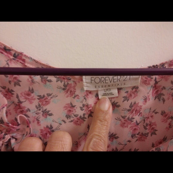 🌻Pink Sheer Floral Blouse🌻 - Picture 3 of 3