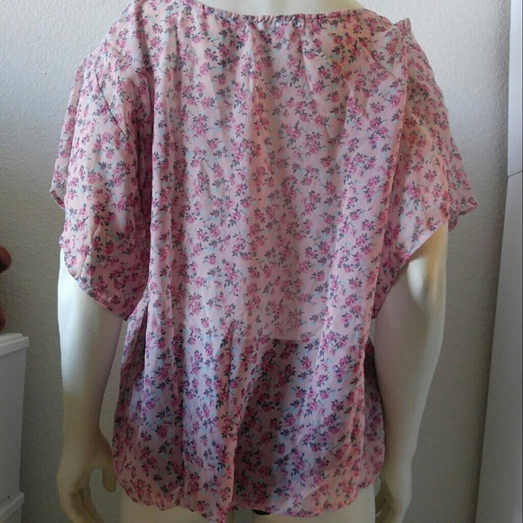 🌻Pink Sheer Floral Blouse🌻 - Picture 2 of 3
