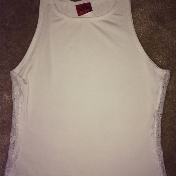 White lace muscle tank - Picture 2 of 3