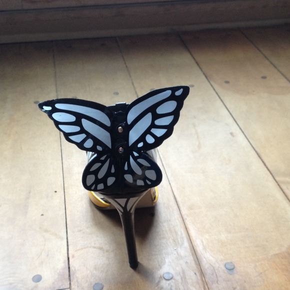 High heel shoe - Picture 3 of 3