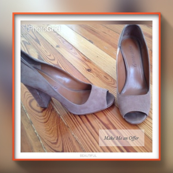 Suede Pumps - Picture 2 of 4