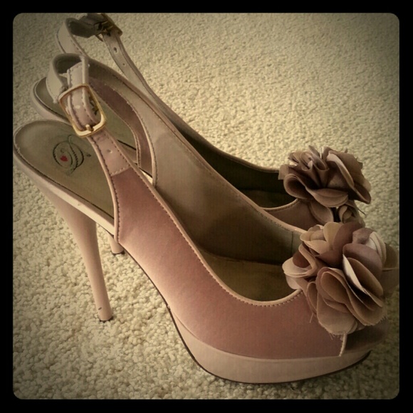 Nude satin slingbacks *price lowered!