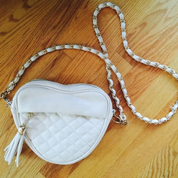 Heart Shaped Satchel - Picture 1 of 3