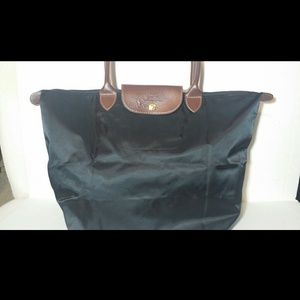 BLACK LONGCHAMP HANDBAG