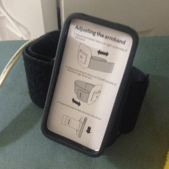 iPhone 5/ 5s exercise band and case