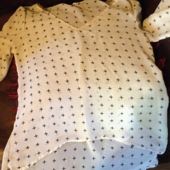 Cross pattern blouse - Picture 1 of 1