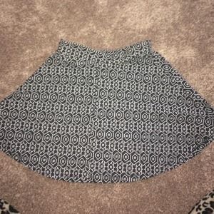 Black and white 50s style skirt