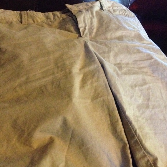 Khaki Bermuda shorts size 2