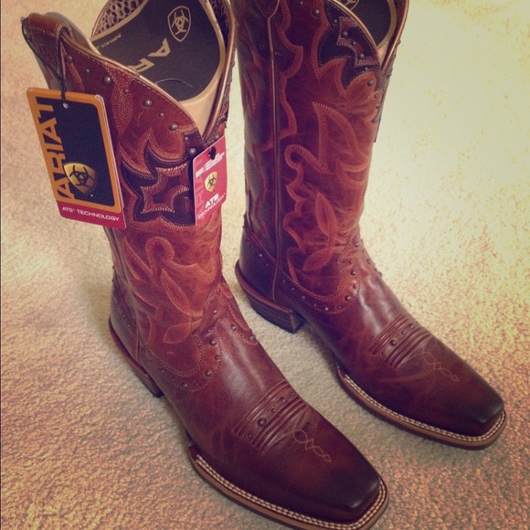 Ariat Boots - BRAND NEW W BOX ARIAT Boots