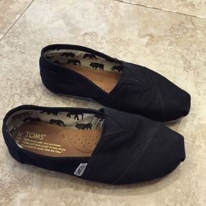 Toms black canvas flats