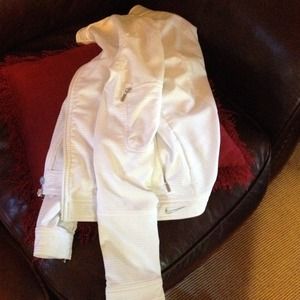 White nike sphere jacket large