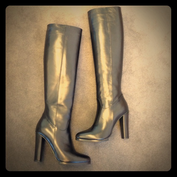 Donald Pliner Signature size 6 Tata boots!