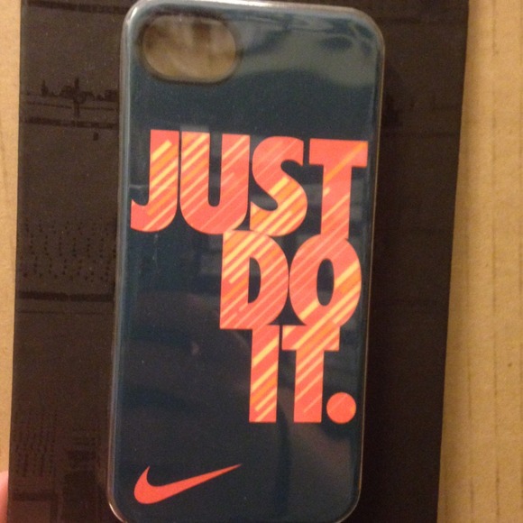 Nike Accessories - Nike swift just do it iphone 5 case