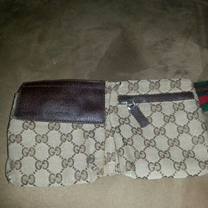 Authentic gucci pouch