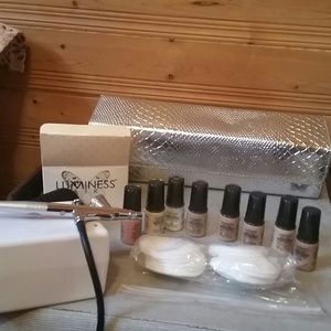 TRADED   Luminess, Airbrush Make up System .