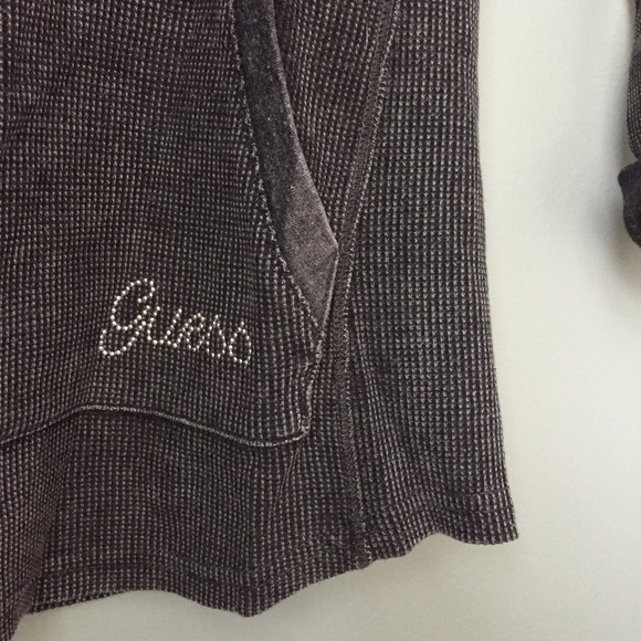 {S A L E} GUESS Sequined Thermal - Picture 4 of 4