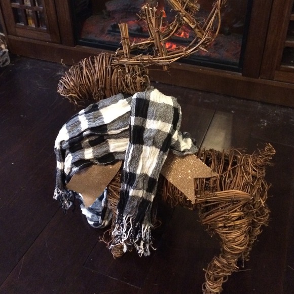 Black and white checkered scarf
