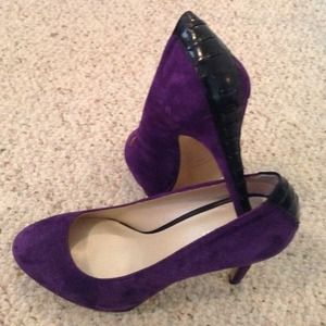 Hot purple pump with corset back!!