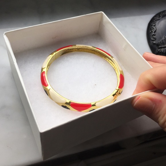 Fashion gold bangle