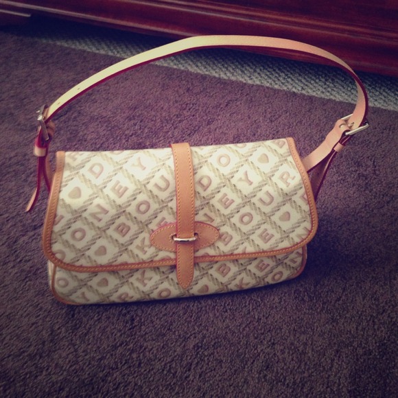 Dooney & Bourke purse
