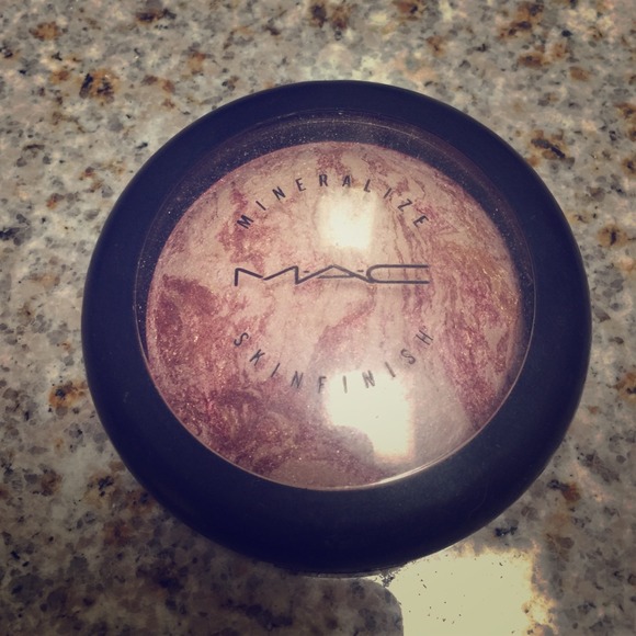 MAC Mineralize Skinfinish - Petticoat