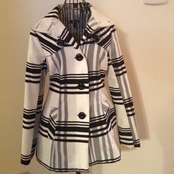 Black, White, and Gray Jacket! - Picture 1 of 4