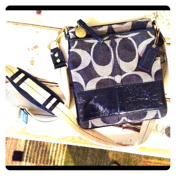 Authentic blue jean Coach cross body 💙