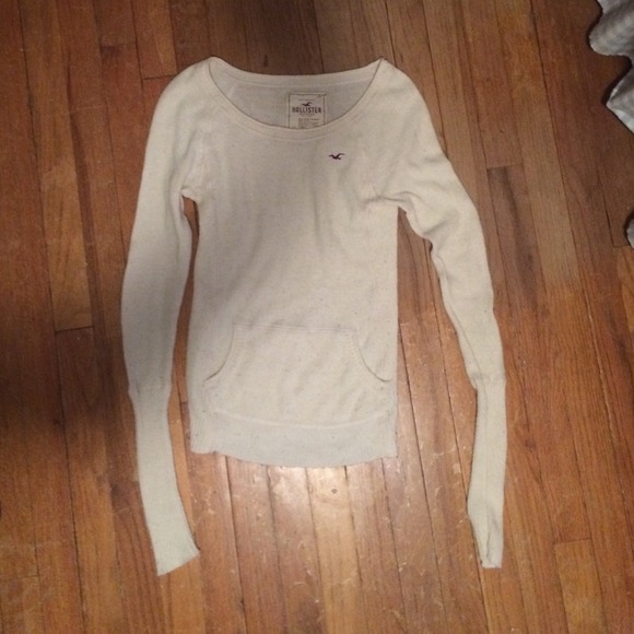 Super comfortable Hollister sweater!