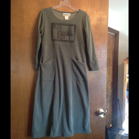 Beautiful Casual Dress - Picture 1 of 2