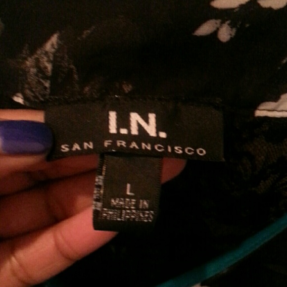 Blouse - Picture 2 of 3