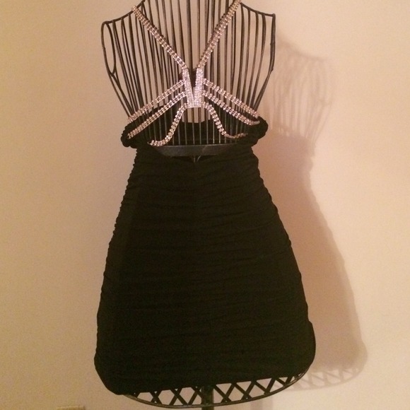Beautiful black dress! - Picture 1 of 4