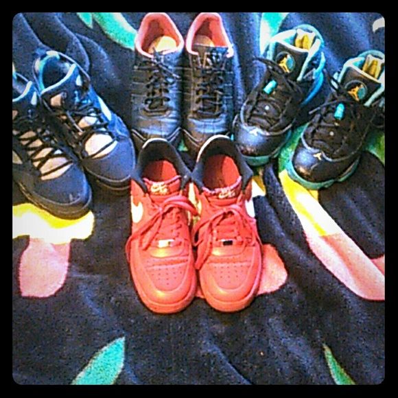 All sizes r 9/9.5 the gamma blue six rings size 8