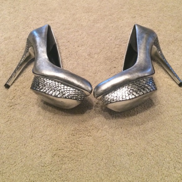 BeBe High Heels - Picture 2 of 3