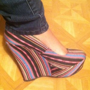 Mulicolored wedge heels