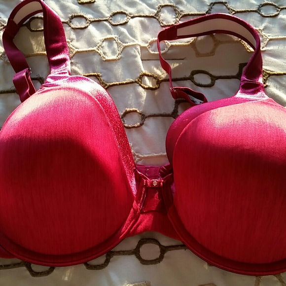 BUNDLED-- for castinaswain VANITY FAIR BRA. NWOT