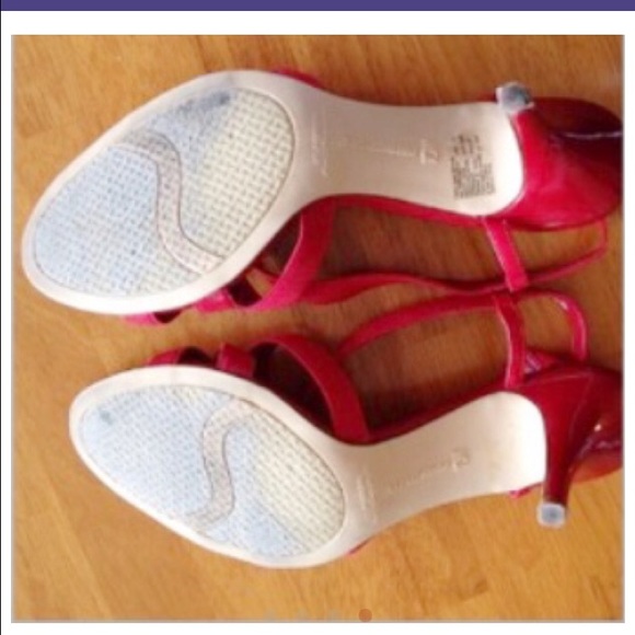 Strappy Red heels! - Picture 4 of 4