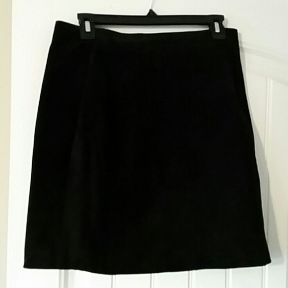 GORGEOUS LEATHER SKIRT